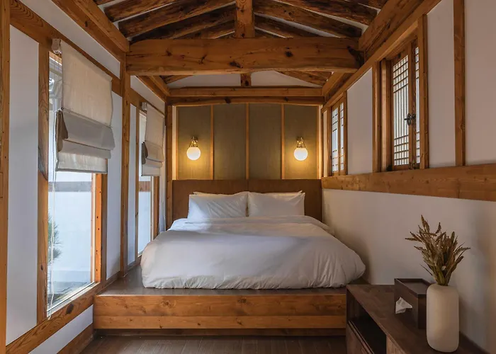 Luxury Hanok Pine Seoul